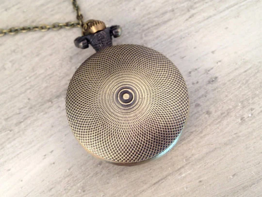 Large Vintage Style Pocket Watch Necklace Coffee Glass Jewel Door Vintage Style Pocketwatch Necklace Bronze CHAIN & BATTERY INCLUDED