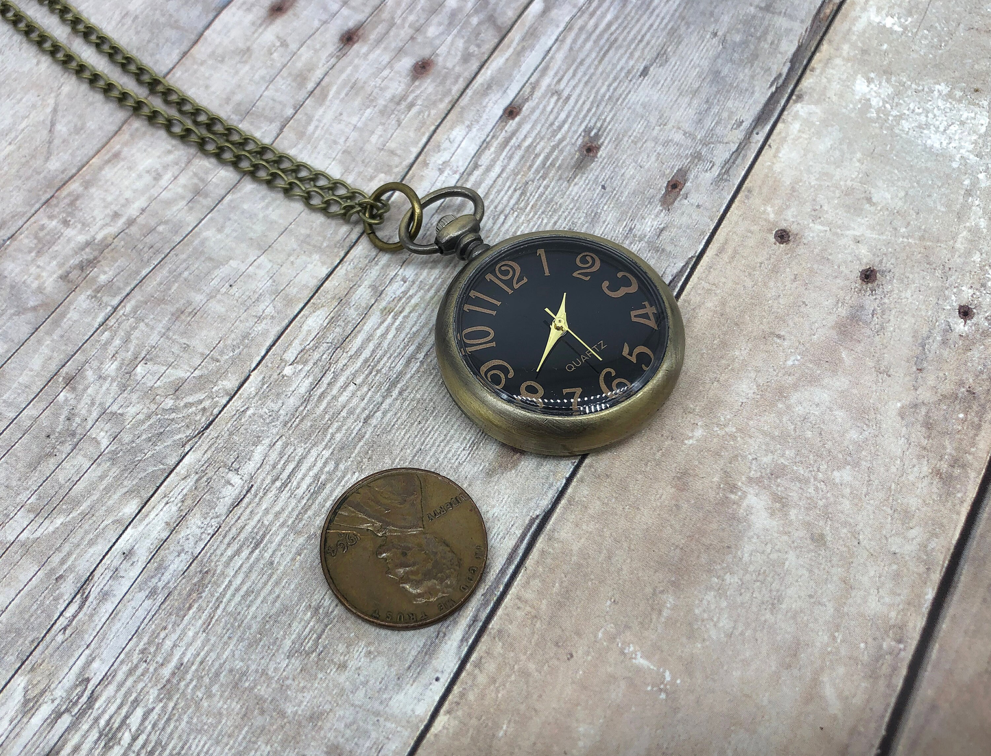 Vintage Style Pocket Watch Necklace Black Dial Antique Bronze Retro Style Timepiece Quartz Pocketwatch Pendant Necklace Chain Included