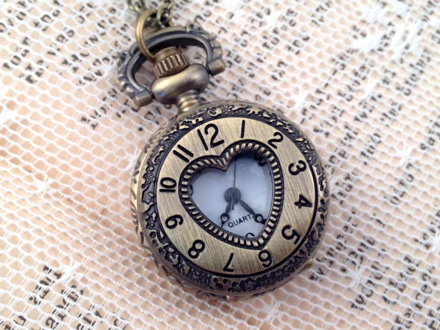 Darling Vintage Heart Pocket Watch Necklace Vintage Style Heart Door With CHAIN & BATTERY INCLUDED