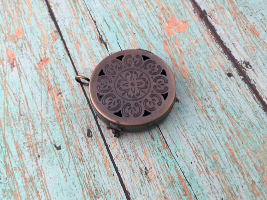 Round Bronze Metal Filigree Locket Box Shadow Box Pendant Apothecary Charm Antique Copper Floating Locket Vintage style Shadowbox