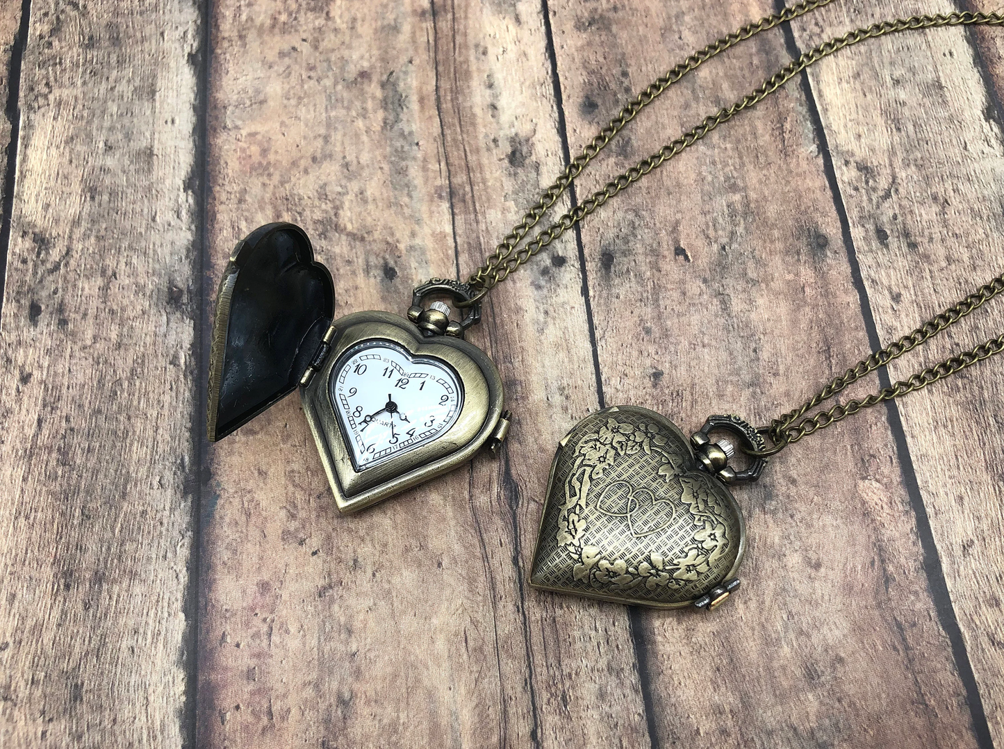 Victorian Style Bronze Heart Pocket Watch Necklace Vintage Bronze Door Antique Pocketwatch Pendant Necklace Chain & Battery Included