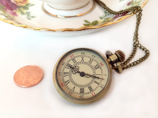 Small Roman Numeral Pocket Watch Necklace Simple Round Dial Antique Bronze Pendant Nautical Watch Necklace CHAIN & BATTERY INCLUDED