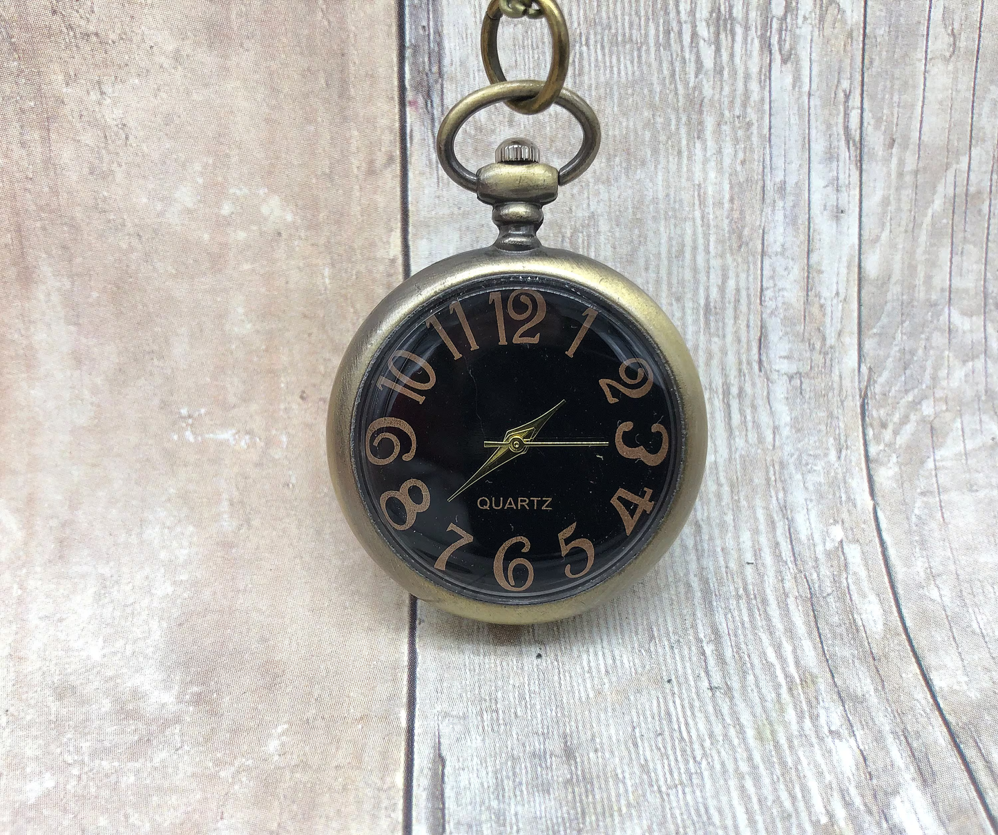 Vintage Style Pocket Watch Necklace Black Dial Antique Bronze Retro Style Timepiece Quartz Pocketwatch Pendant Necklace Chain Included