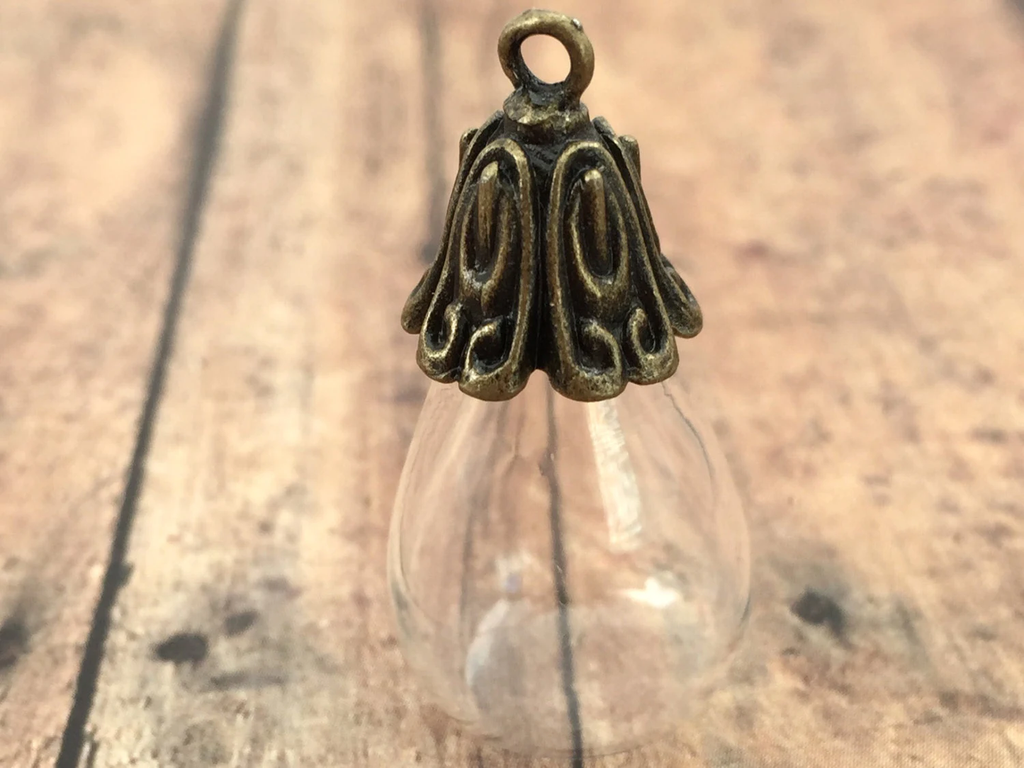 Small Glass Globe Tear Drop Bubble Pendant DIY Antique Silver Or Bronze Top Terrarium Capsule Bottle Charm Apothecary Jewelry Supplies