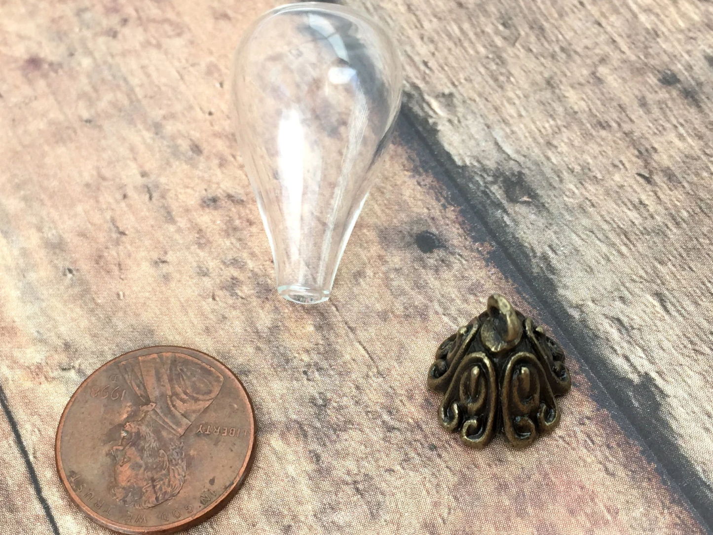 Small Glass Globe Tear Drop Bubble Pendant DIY Antique Silver Or Bronze Top Terrarium Capsule Bottle Charm Apothecary Jewelry Supplies