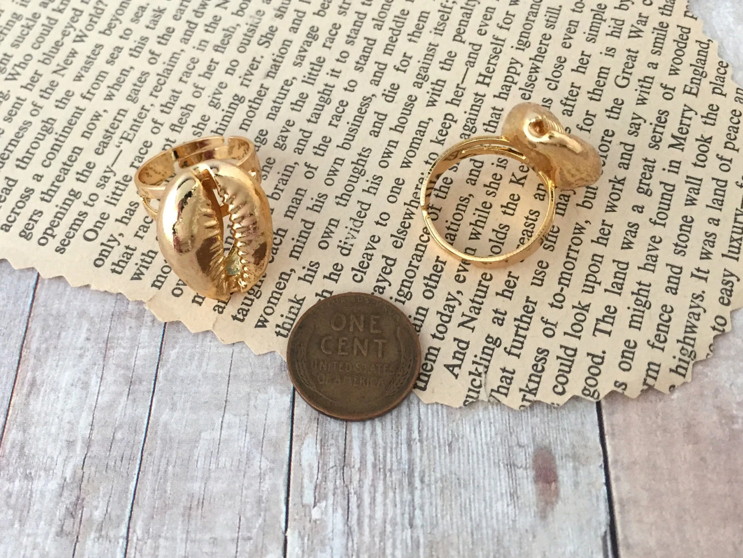 24K Gold Adjustable Cowry Shell Ring Gold Dipped Fossil Wraparound Seashell Nautical Resizable Spoon Ring Puka Shell Beach Pendant Ring