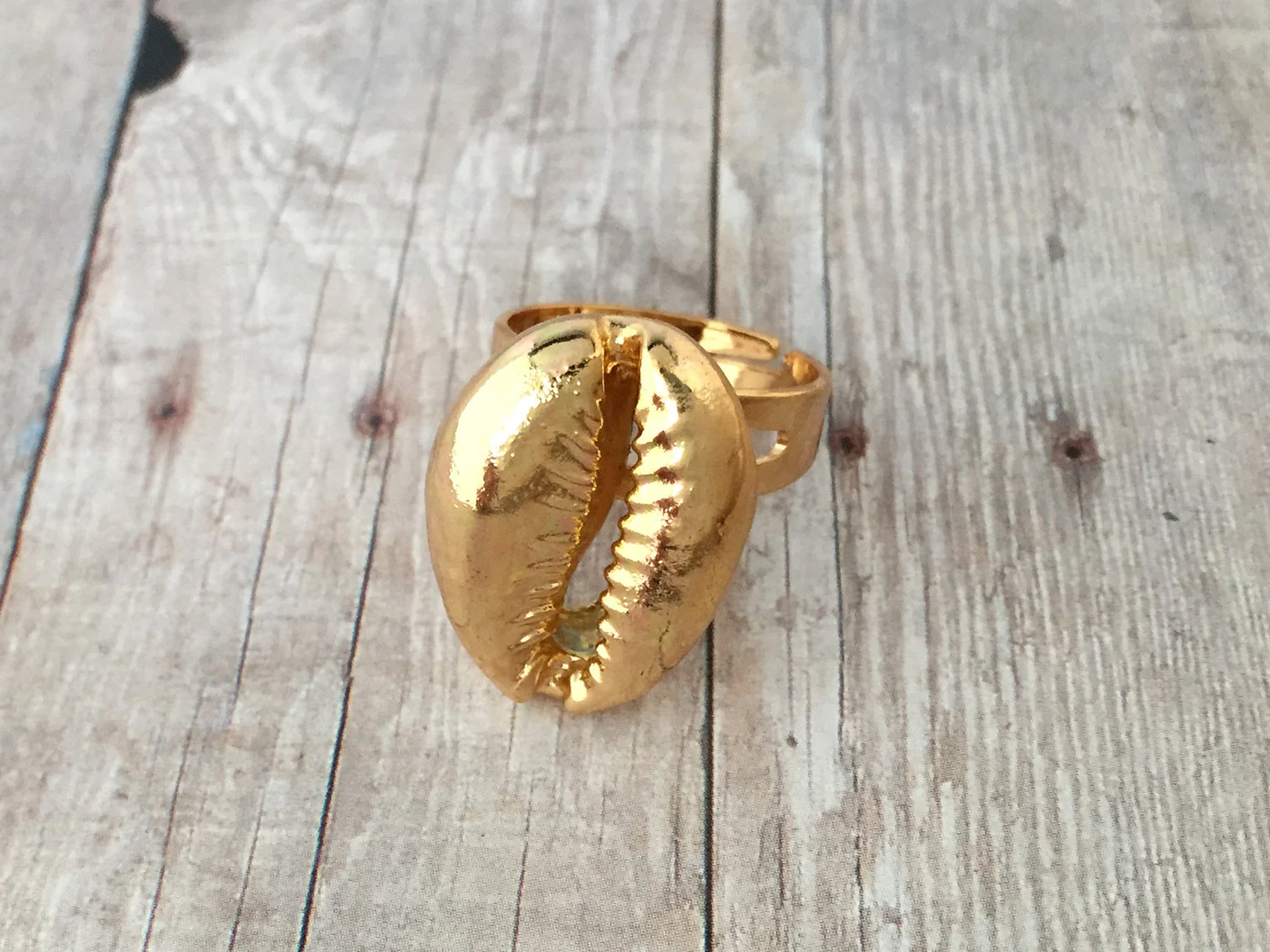 24K Gold Adjustable Cowry Shell Ring Gold Dipped Fossil Wraparound Seashell Nautical Resizable Spoon Ring Puka Shell Beach Pendant Ring